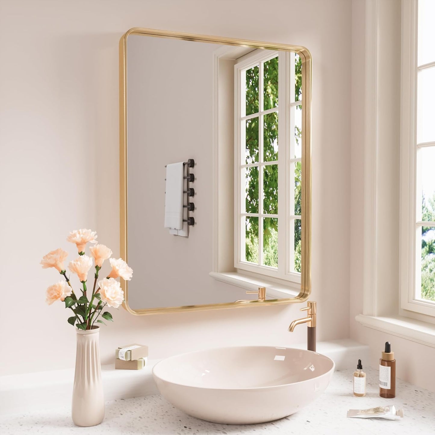 Bathroom mirrors, mirrors for washstands, restroom mirrors, wall - mounted mirrors for toilets and washrooms, makeup mirrors for dressing tables.