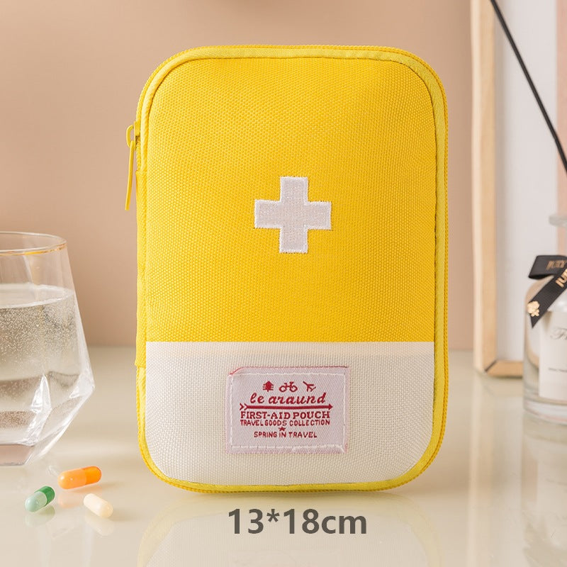 Portable personal medical bags, outdoor first - aid kits, household emergency medicine bags, medical bags, drug storage bags, and logo - printing available.