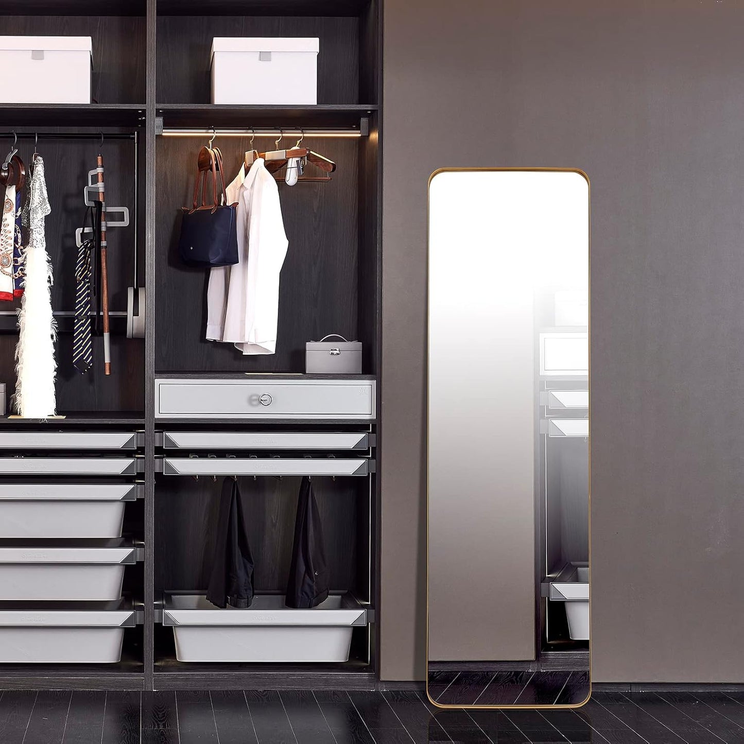 Simple full - length dressing mirrors with round corners for clothing stores and household use, floor - standing mirrors.