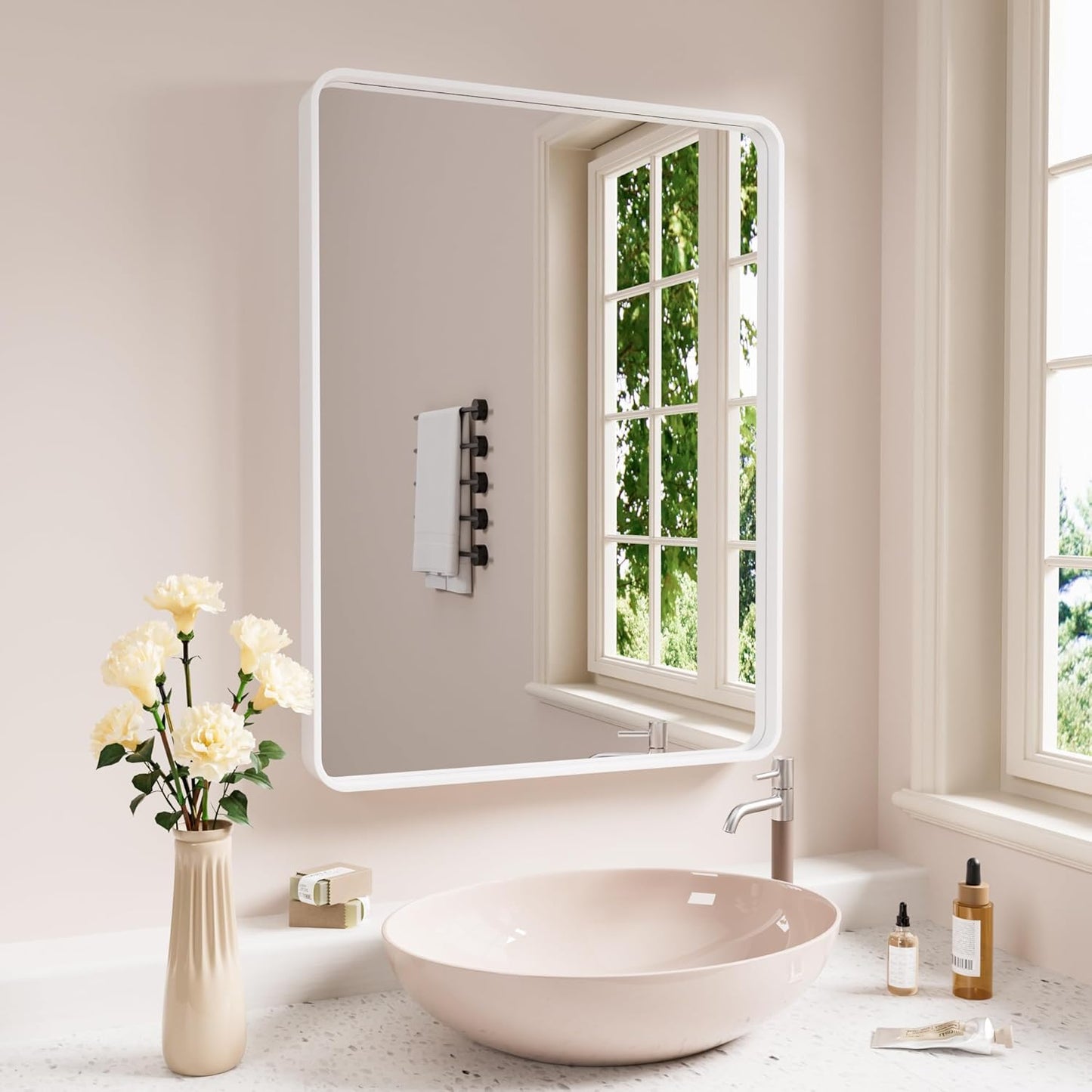 Bathroom mirrors, mirrors for washstands, restroom mirrors, wall - mounted mirrors for toilets and washrooms, makeup mirrors for dressing tables.
